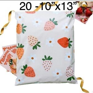 4/$20 -20🍓 Strawberry Poly Mailers 10”x13”